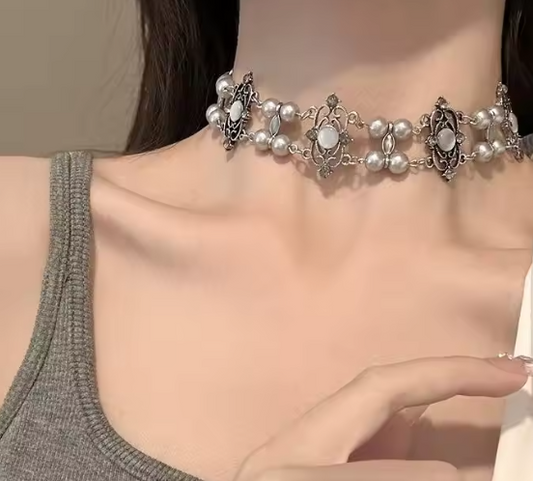 Baroque Pearl Choker Necklace 🤍