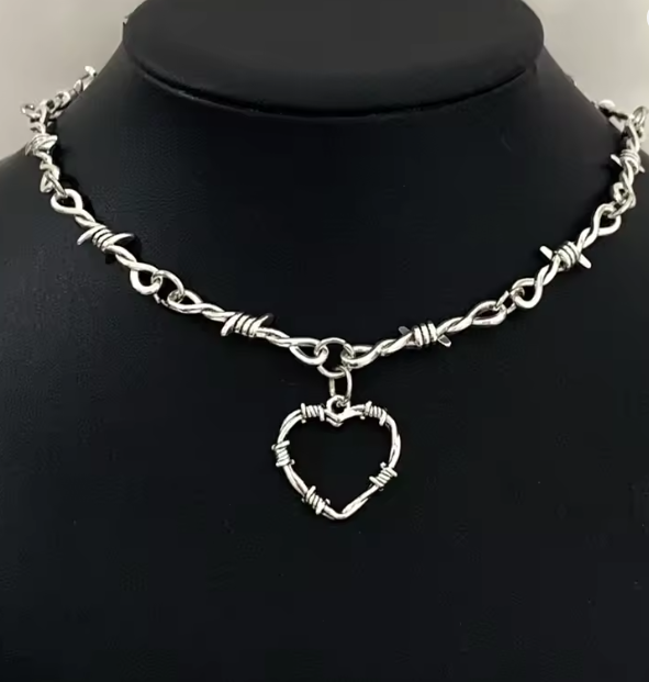 Classic Heart barbed wire necklace (2 styles)