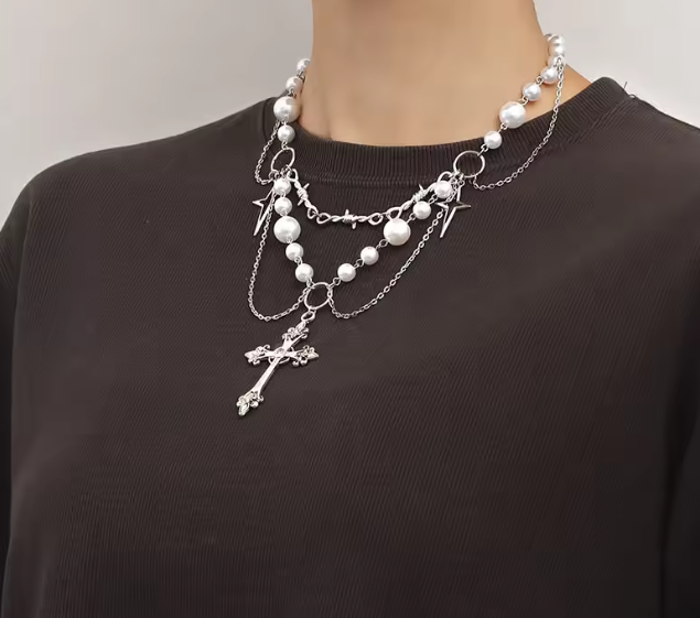 Multi-rangs | Layered Gothic Pearl Cross Necklace ✨